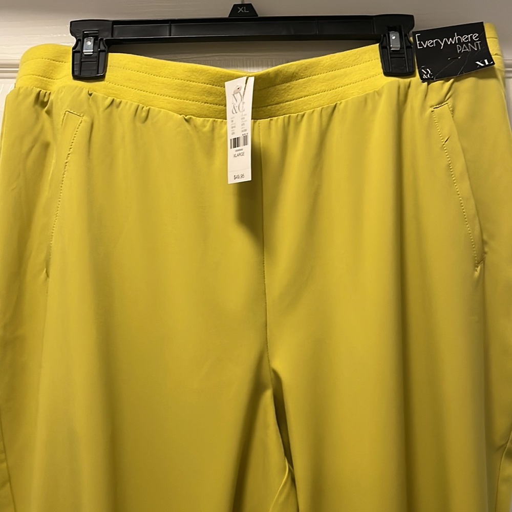 Women’s Pants - Picture 2 of 6